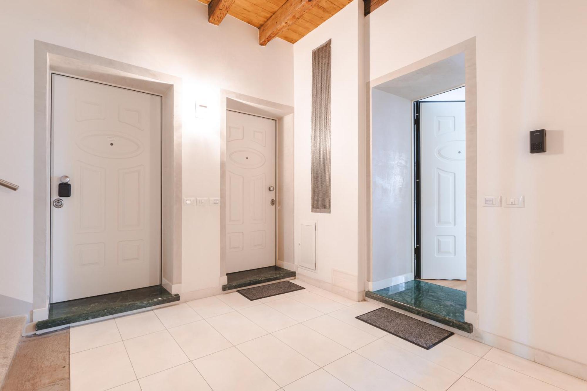 Via Milano Apartment Triest Exterior foto